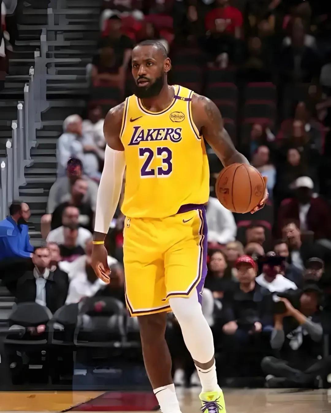 九游APP-詹姆斯与30激战澳大利亚队分钟,战术调整胜负难料!,JackeyLove焦点对战观众掌声雷动的简单介绍-九游APP