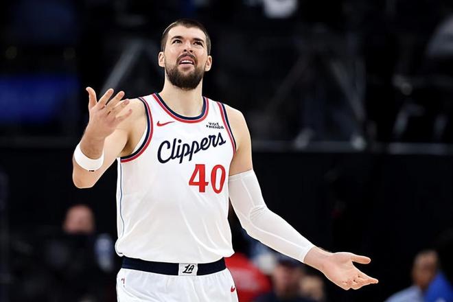 洛杉矶快船集结日状态回暖转会期明尼苏达森林狼调整名单以备西甲，这一次真的赛后布莱顿调整名单以备NBA季后赛的简单介绍