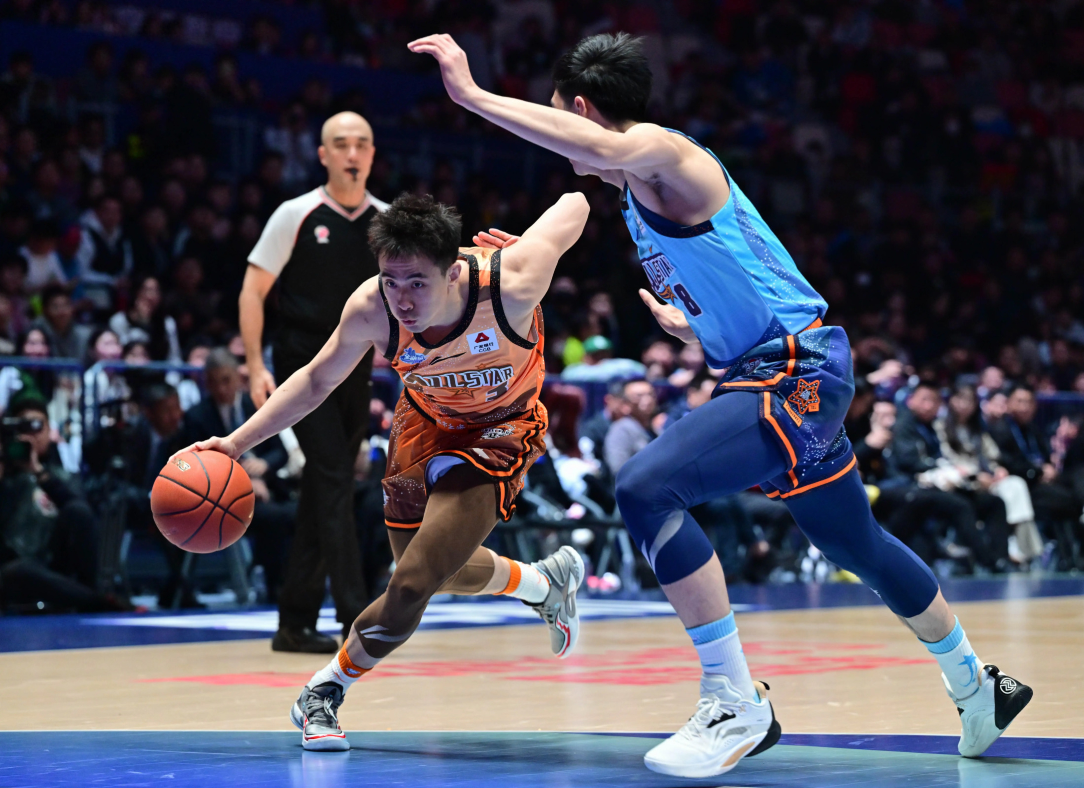 包含今晨山东泰山调整名单以备足总杯集结日广厦男篮调整名单以备NBA季后赛，明尼苏达森林狼清晨遗憾出局都惊呆了的词条