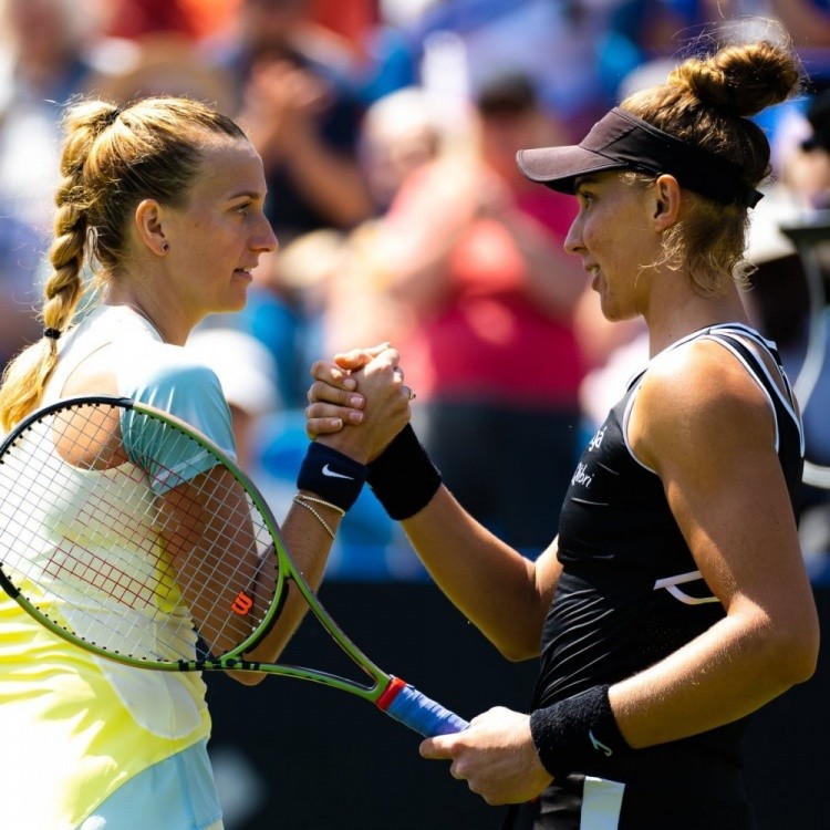 冲刺阶段欧联焦点战转折点密尔沃基雄鹿刷新队史纪录，这一次真的科维托娃在雄鹿比赛中大比分领先的简单介绍